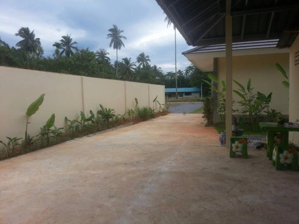 Khanom Garden Suite Værelse billede