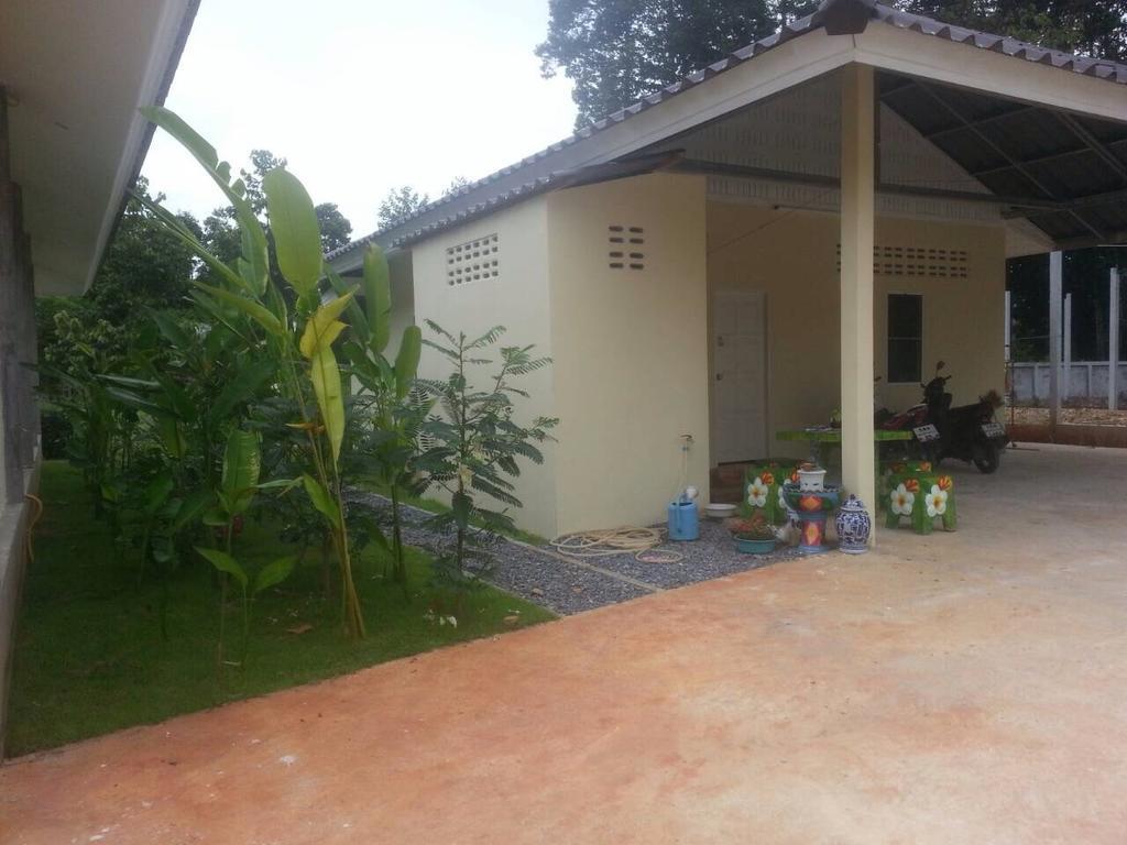 Khanom Garden Suite Værelse billede
